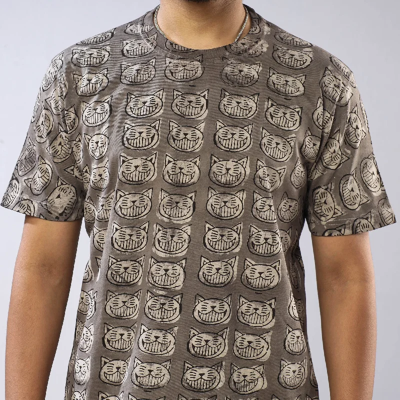 2023-005-2-43-bindaas-block-art-printed-cotton-round-neck-t-shirt