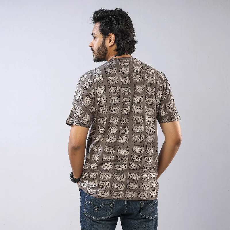 2023-005-2-43-bindaas-block-art-printed-cotton-round-neck-t-shirt