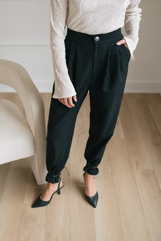 Ammy Black | Pleated High-Waisted Pants