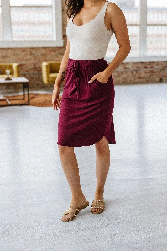 arlo-tulip-hem-skirt