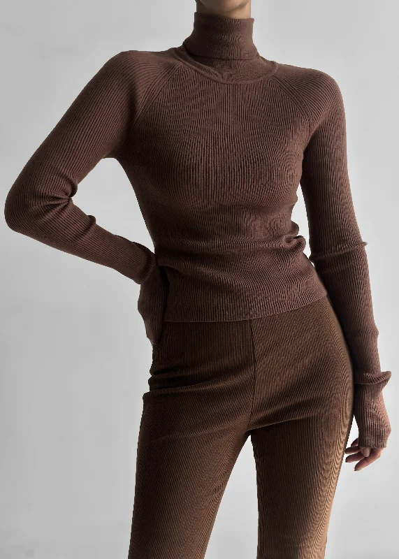 aubree-turtleneck-brown