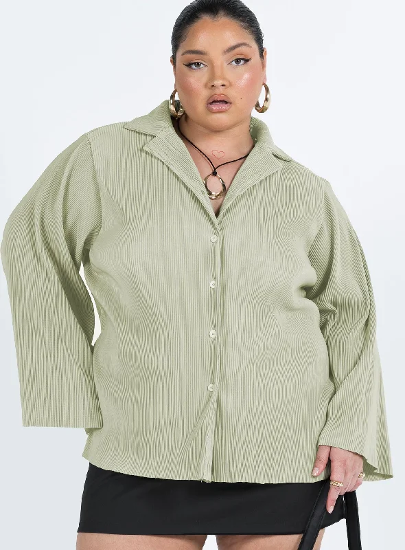 louie-pleated-shirt-sage-curve