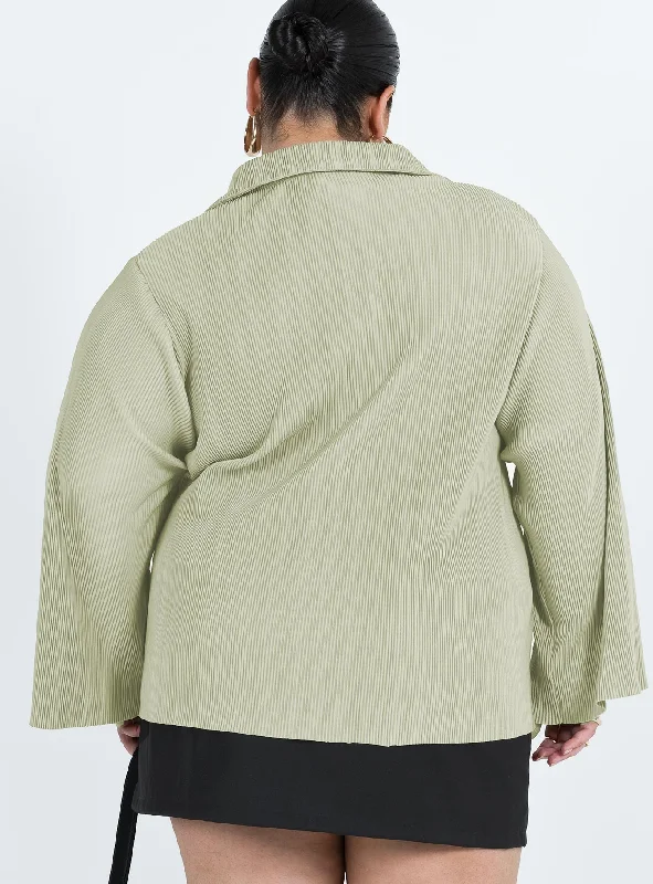 louie-pleated-shirt-sage-curve