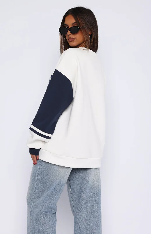 moving-forward-oversized-sweater-white