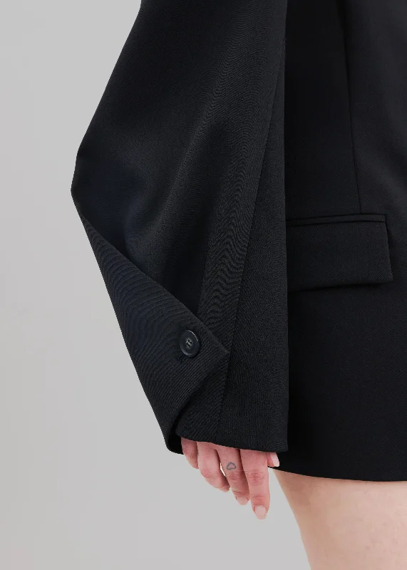 pia-boxy-blazer-black