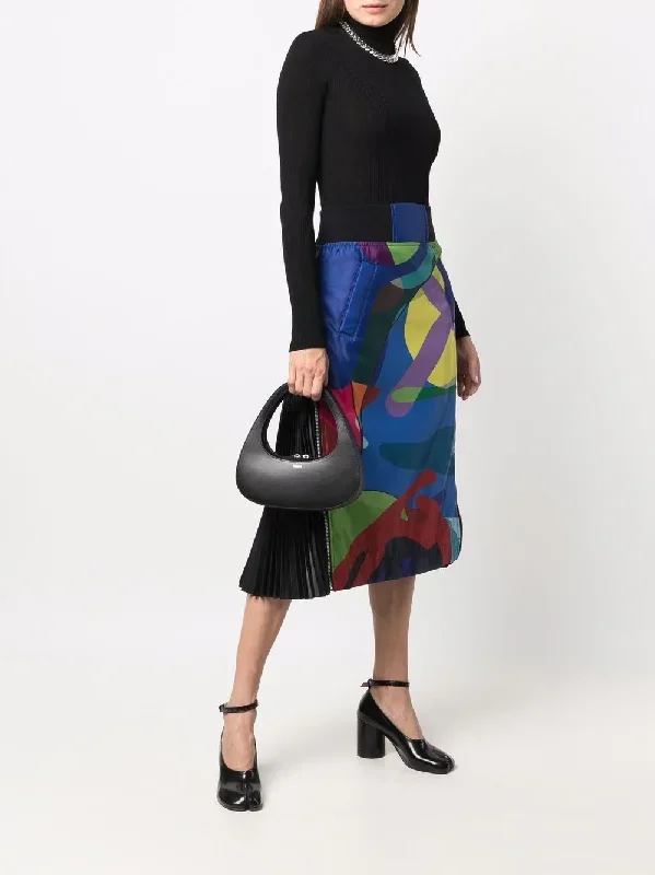 sacai-kaws-print-skirt-600003119mlt