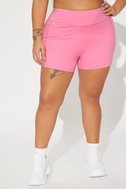 success-elevate-booty-short-hot-pink