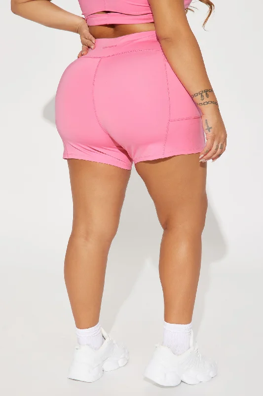 success-elevate-booty-short-hot-pink