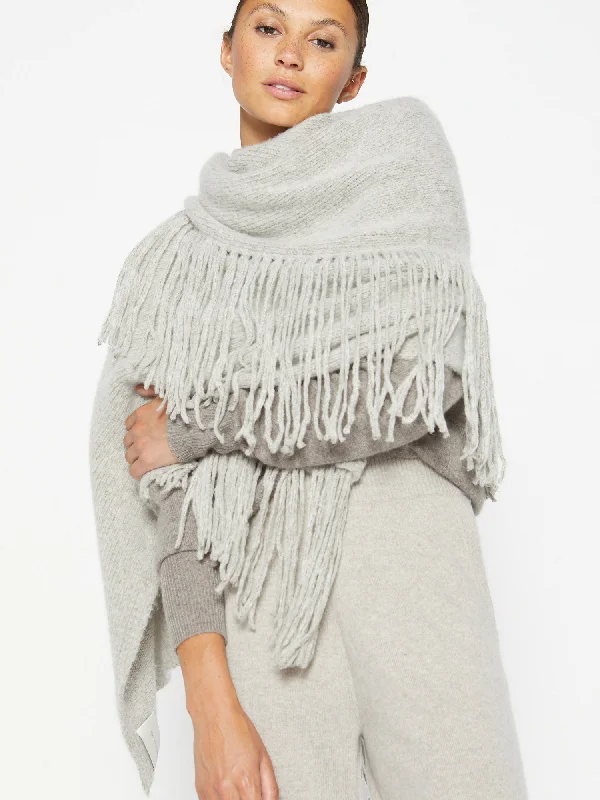 The Thela Fringe Wrap